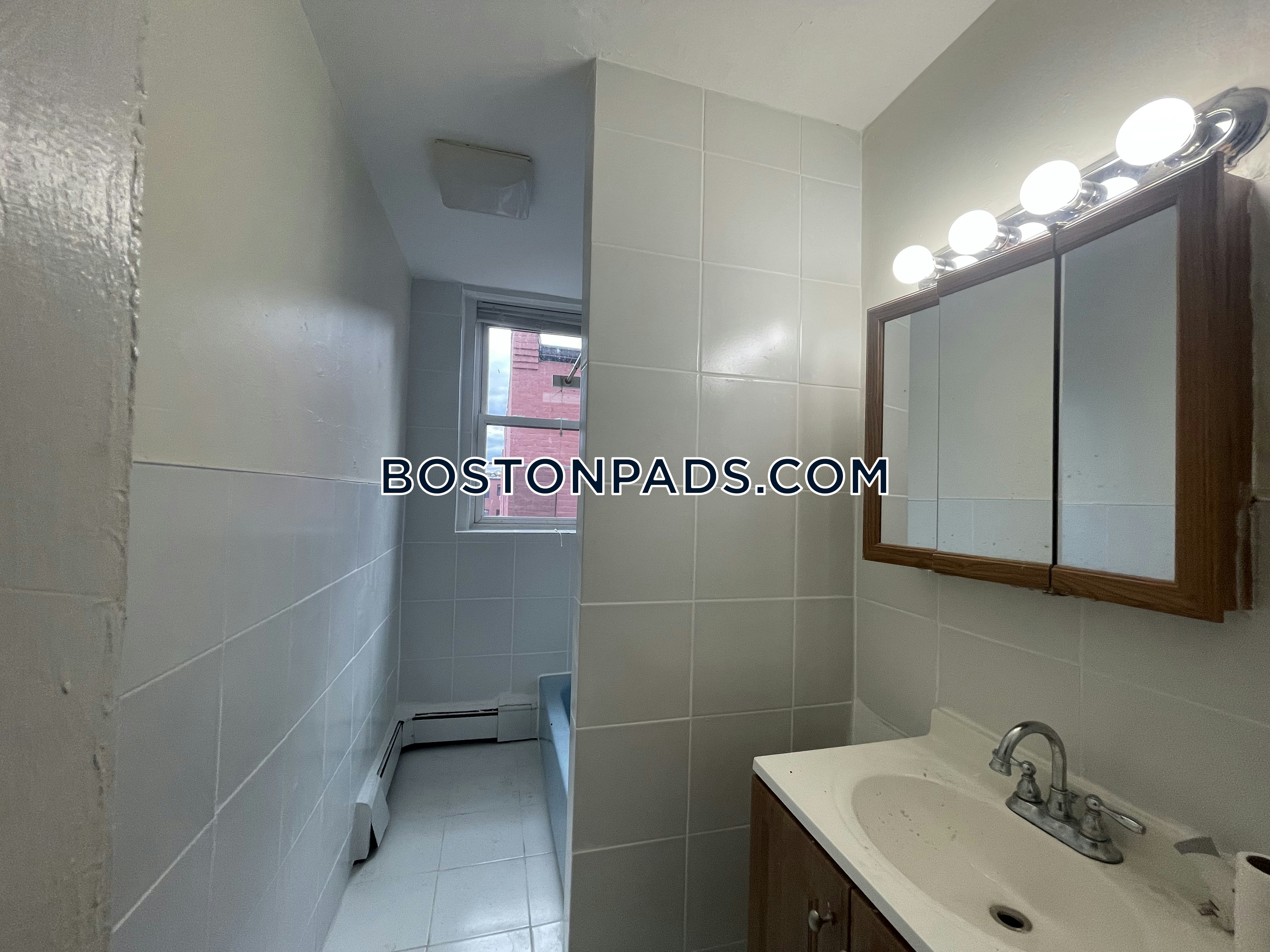 Boston - 5 Beds, 2 Baths