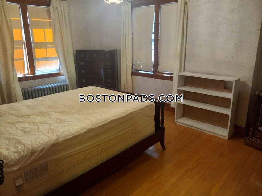 BOSTON - FENWAY/KENMORE - 5 Beds, 2 Baths - Image 1