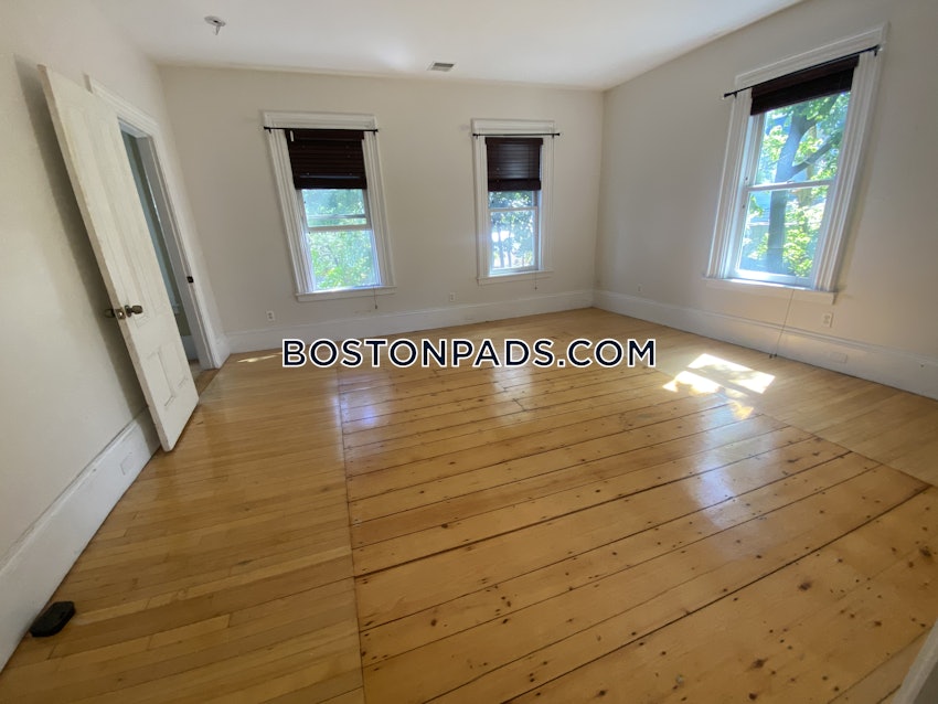 BOSTON - FORT HILL - 5 Beds, 3.5 Baths - Image 31