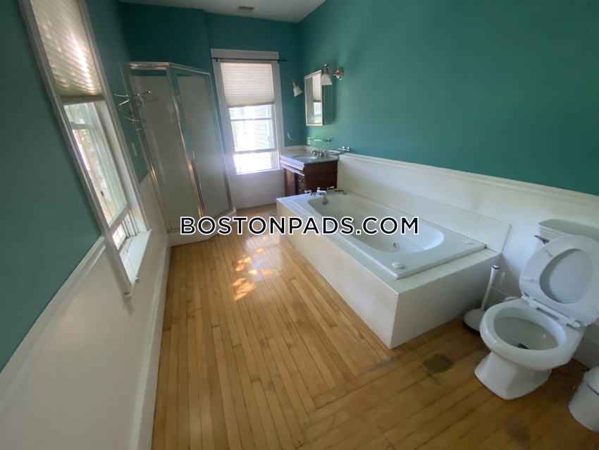 BOSTON - FORT HILL - 5 Beds, 3.5 Baths - Image 34
