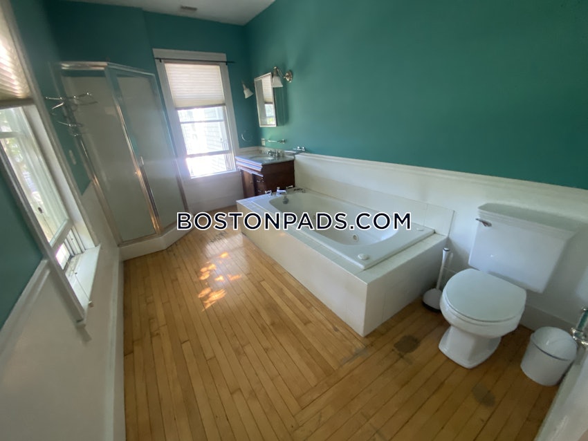 BOSTON - FORT HILL - 5 Beds, 3.5 Baths - Image 21