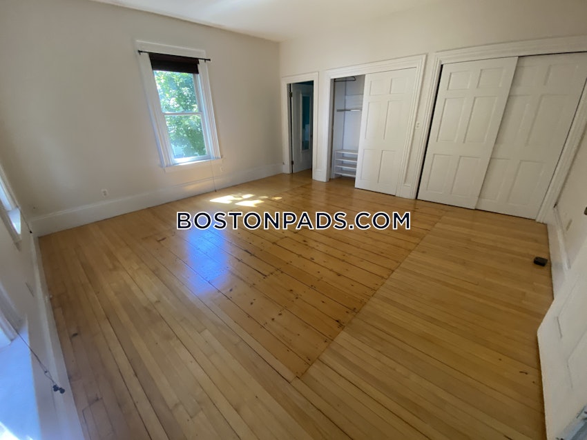 BOSTON - FORT HILL - 5 Beds, 3.5 Baths - Image 24