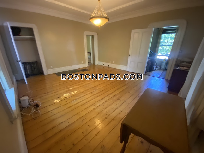 BOSTON - FORT HILL - 5 Beds, 3.5 Baths - Image 18