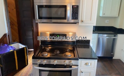 Medford 5 Beds 2 Baths  Tufts - $6,250 No Fee