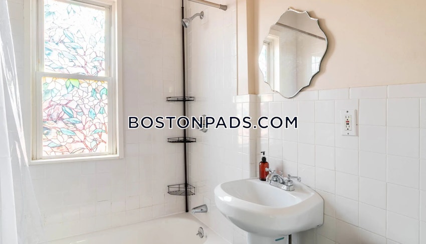 BOSTON - DORCHESTER/SOUTH BOSTON BORDER - 5 Beds, 1 Bath - Image 11