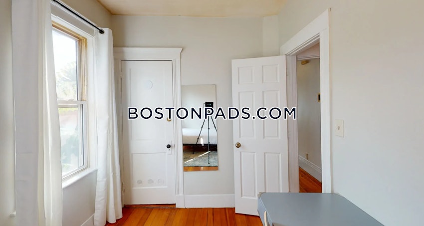 BOSTON - DORCHESTER/SOUTH BOSTON BORDER - 5 Beds, 1 Bath - Image 9