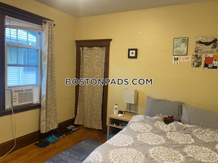 SOMERVILLE - TUFTS - 4 Beds, 1 Bath - Image 30