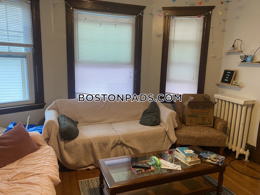 SOMERVILLE - TUFTS - 4 Beds, 1 Bath - Image 28