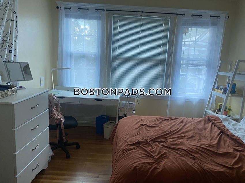 SOMERVILLE - TUFTS - 4 Beds, 1 Bath - Image 3