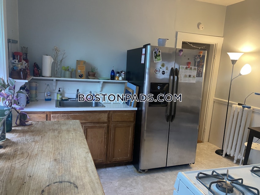 SOMERVILLE - TUFTS - 4 Beds, 1 Bath - Image 2