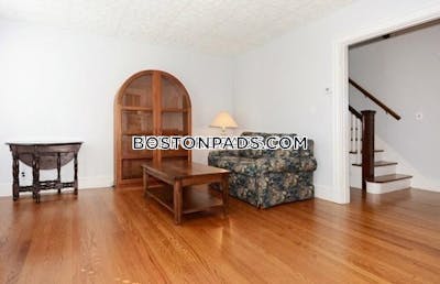 Medford 5 Beds 2 Baths Tufts  Tufts - $7,000