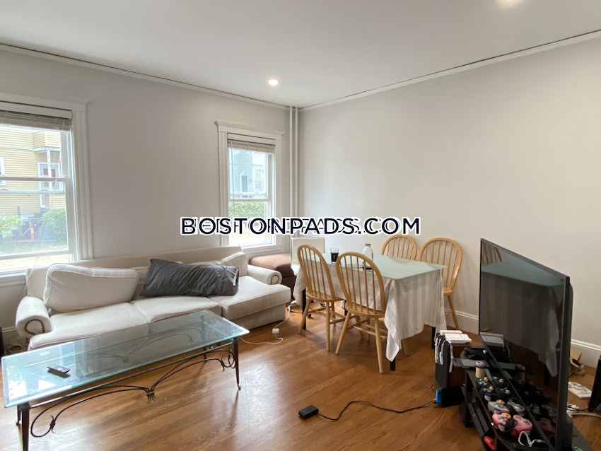 MEDFORD - TUFTS - 5 Beds, 2 Baths - Image 6