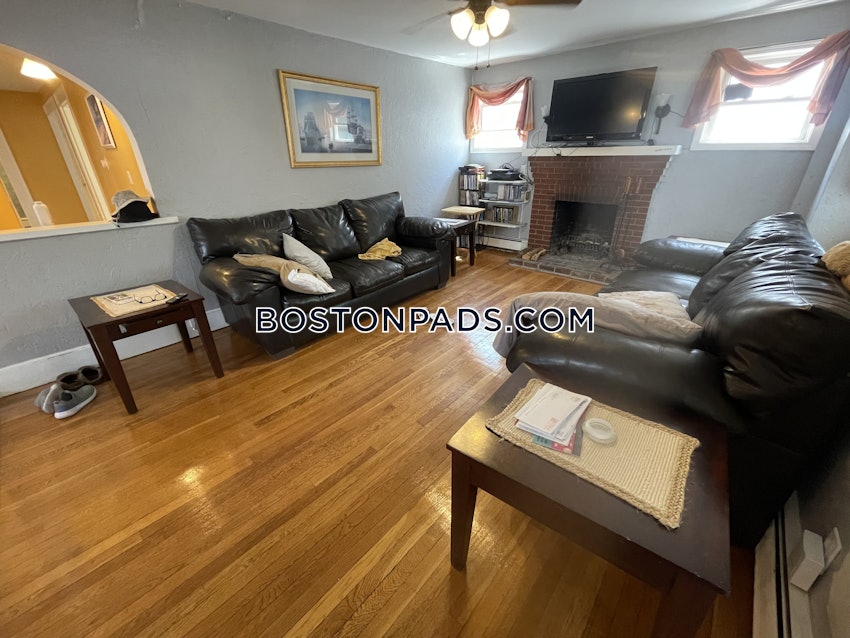 QUINCY - WOLLASTON - 3 Beds, 1.5 Baths - Image 47