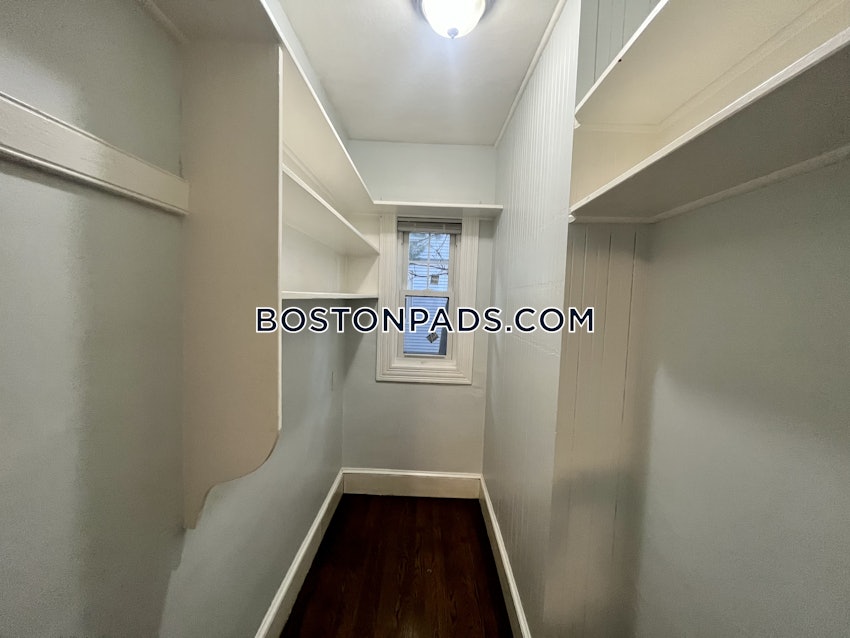 NEWTON - NEWTON CORNER - 4 Beds, 1 Bath - Image 10