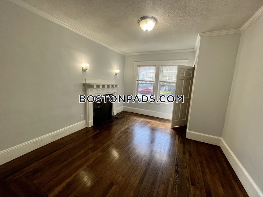 NEWTON - NEWTON CORNER - 4 Beds, 1 Bath - Image 4