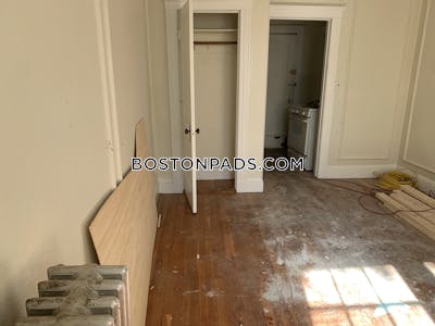 Brookline 1 Bed 1 Bath on James St in Brookline  Coolidge Corner - $2,700 No Fee