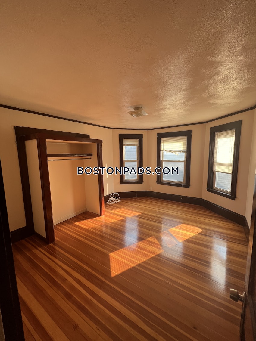 SOMERVILLE - EAST SOMERVILLE - 3 Beds, 1 Bath - Image 27