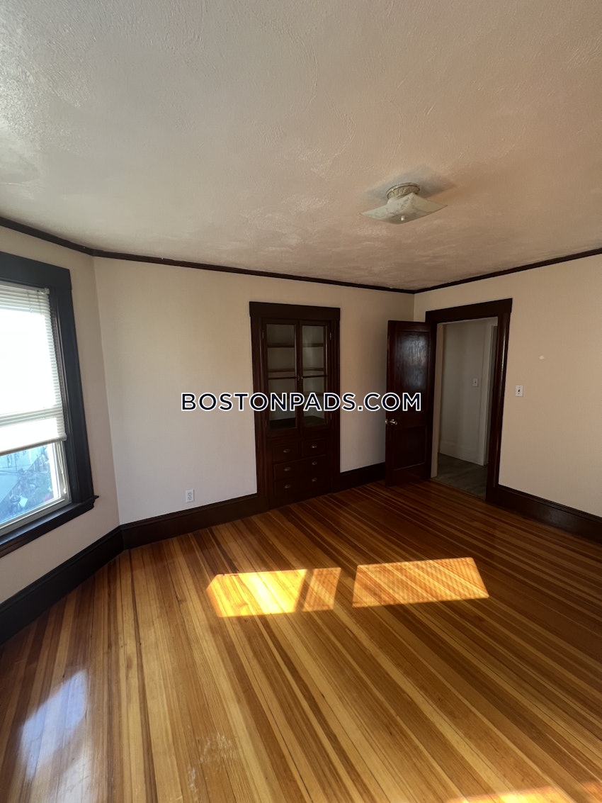 SOMERVILLE - EAST SOMERVILLE - 3 Beds, 1 Bath - Image 26