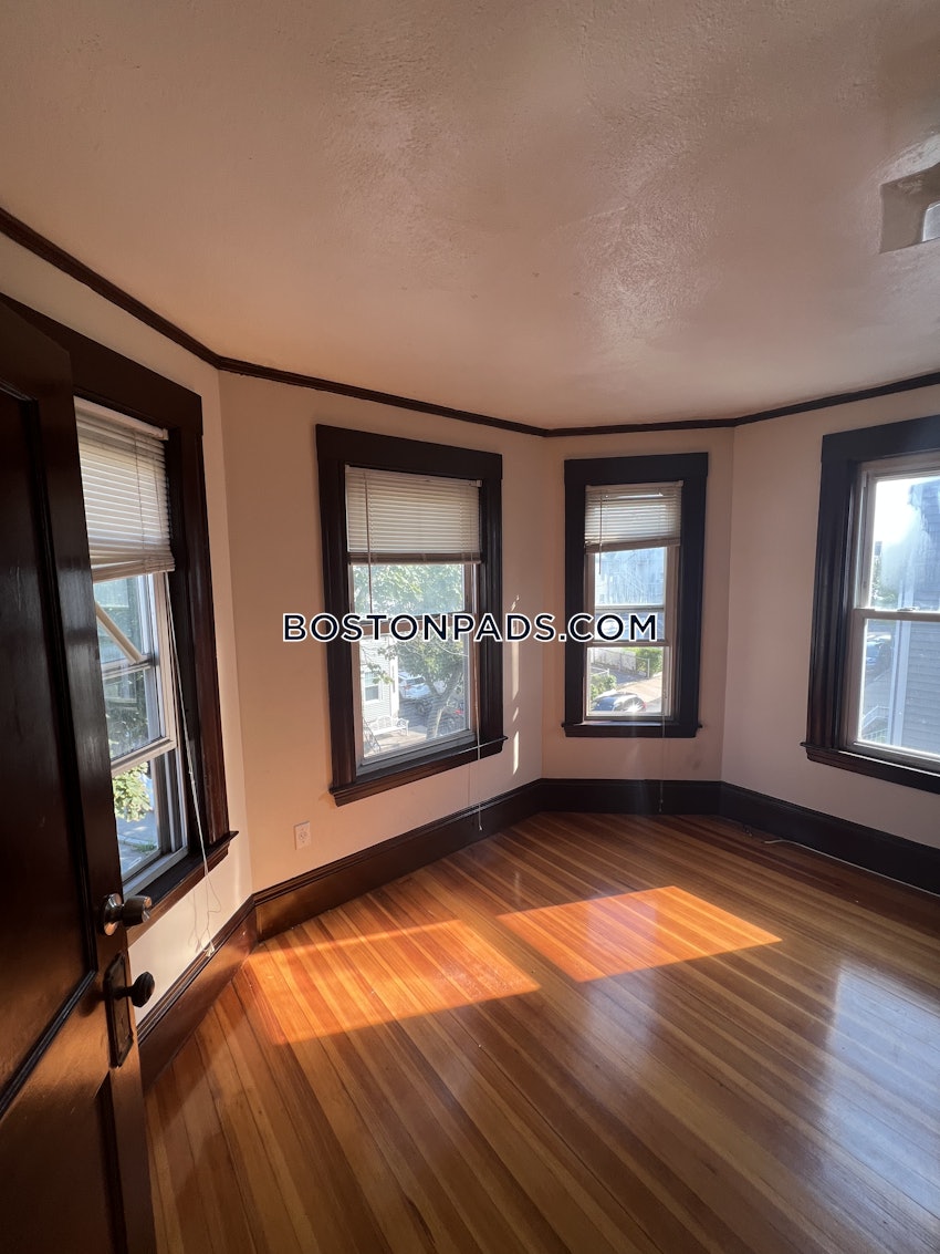 SOMERVILLE - EAST SOMERVILLE - 3 Beds, 1 Bath - Image 13