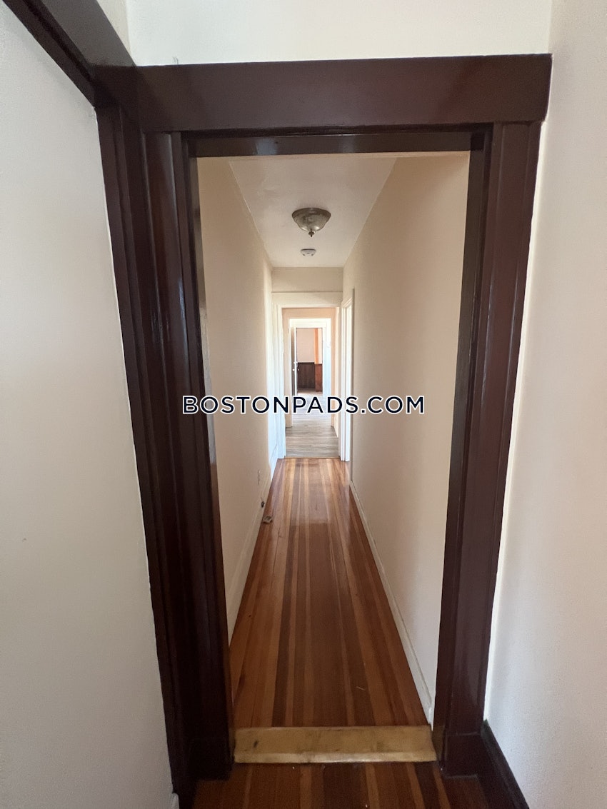 SOMERVILLE - EAST SOMERVILLE - 3 Beds, 1 Bath - Image 4