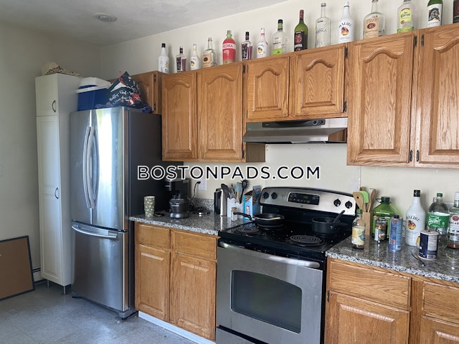 Medford - $3,900+ /mo