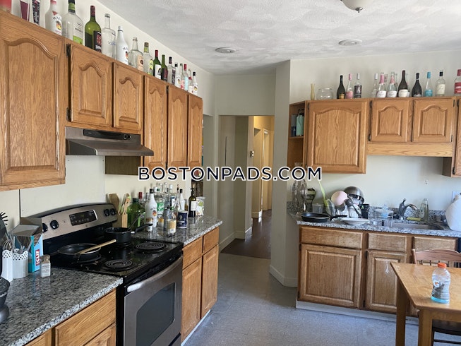 Medford - $3,900+ /mo