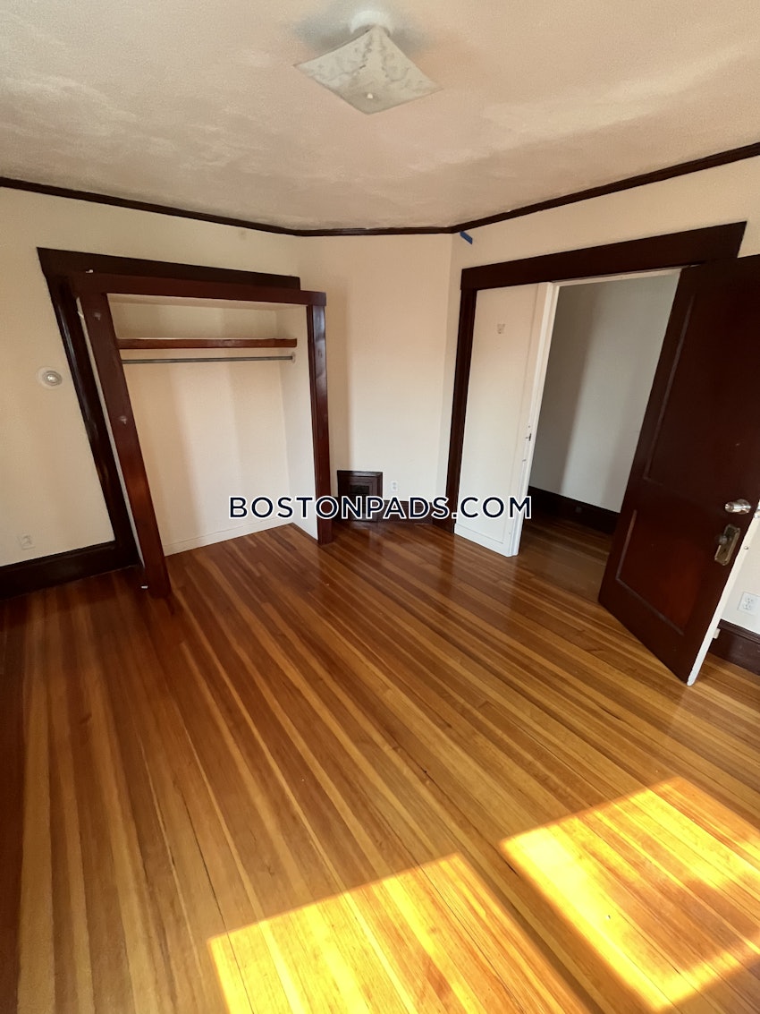 SOMERVILLE - EAST SOMERVILLE - 3 Beds, 1 Bath - Image 43