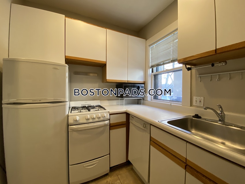 CAMBRIDGE - HARVARD SQUARE - 1 Bed, 1 Bath - Image 15