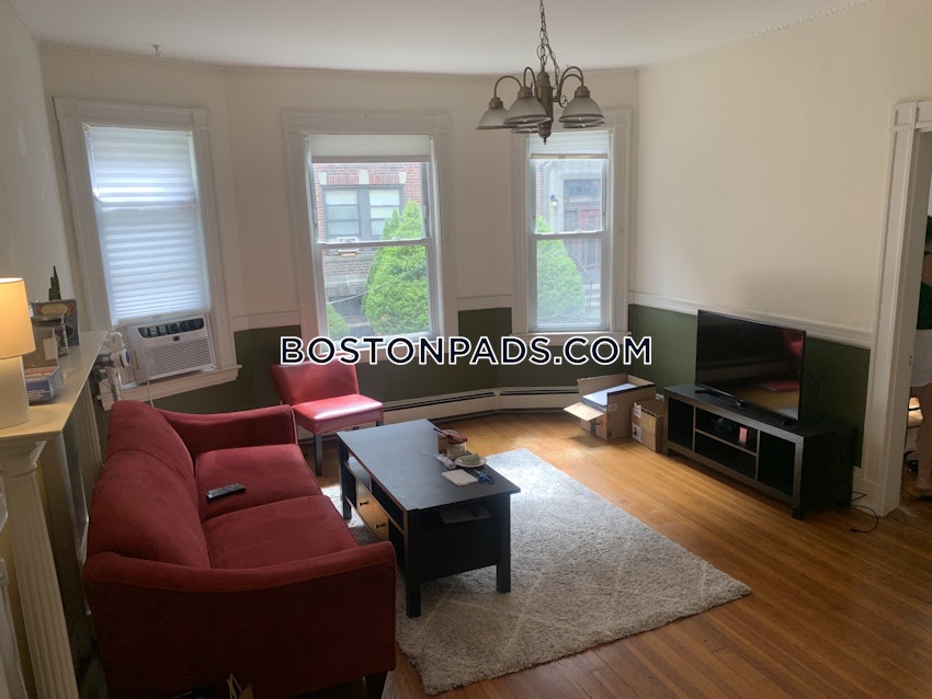 CAMBRIDGE - HARVARD SQUARE - 2 Beds, 1 Bath - Image 6