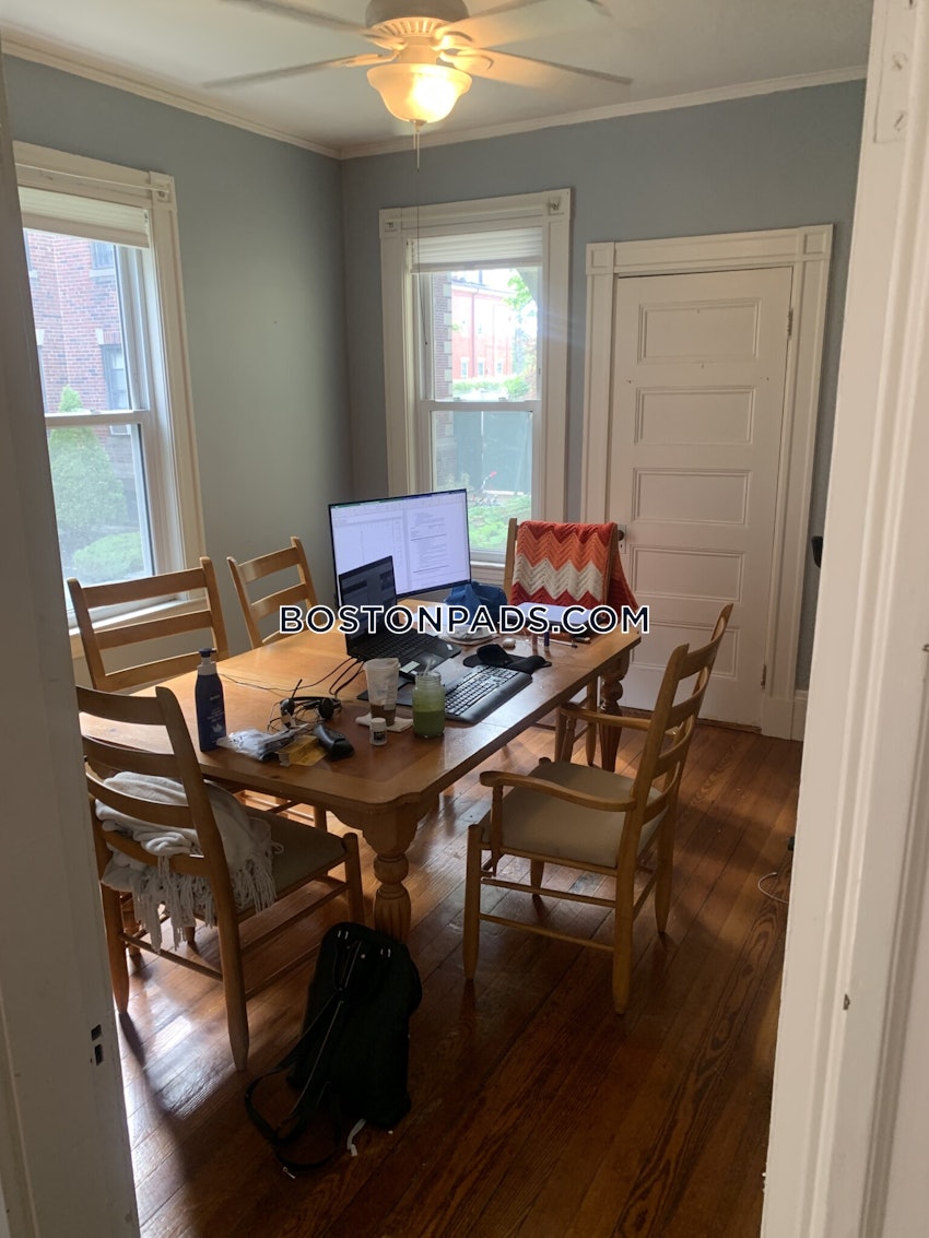 CAMBRIDGE - HARVARD SQUARE - 2 Beds, 1 Bath - Image 11