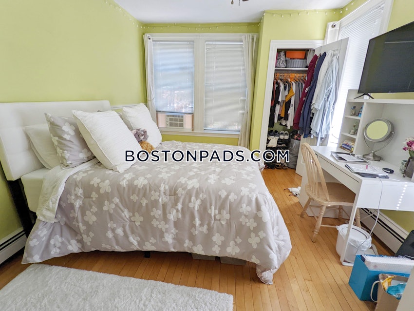 MEDFORD - TUFTS - 4 Beds, 1 Bath - Image 4