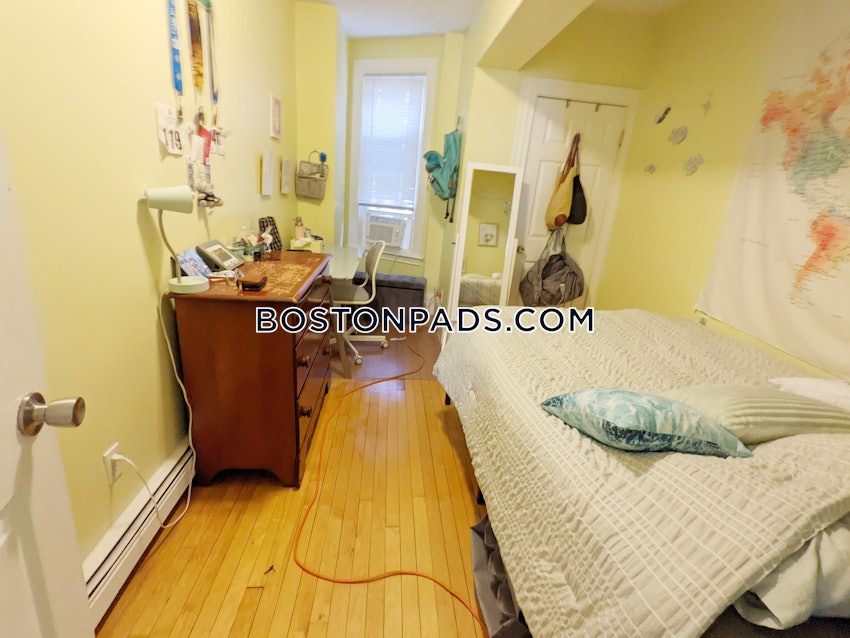 MEDFORD - TUFTS - 4 Beds, 1 Bath - Image 3