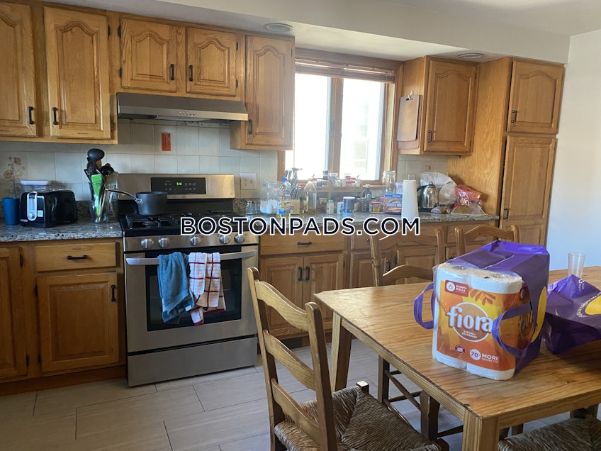 Medford - $5,800+ /month