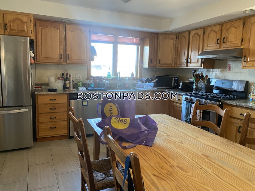 Medford - $5,800+ /month