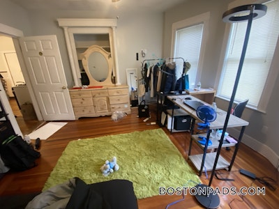 Medford 4 Beds 1 Bath  Tufts - $4,400