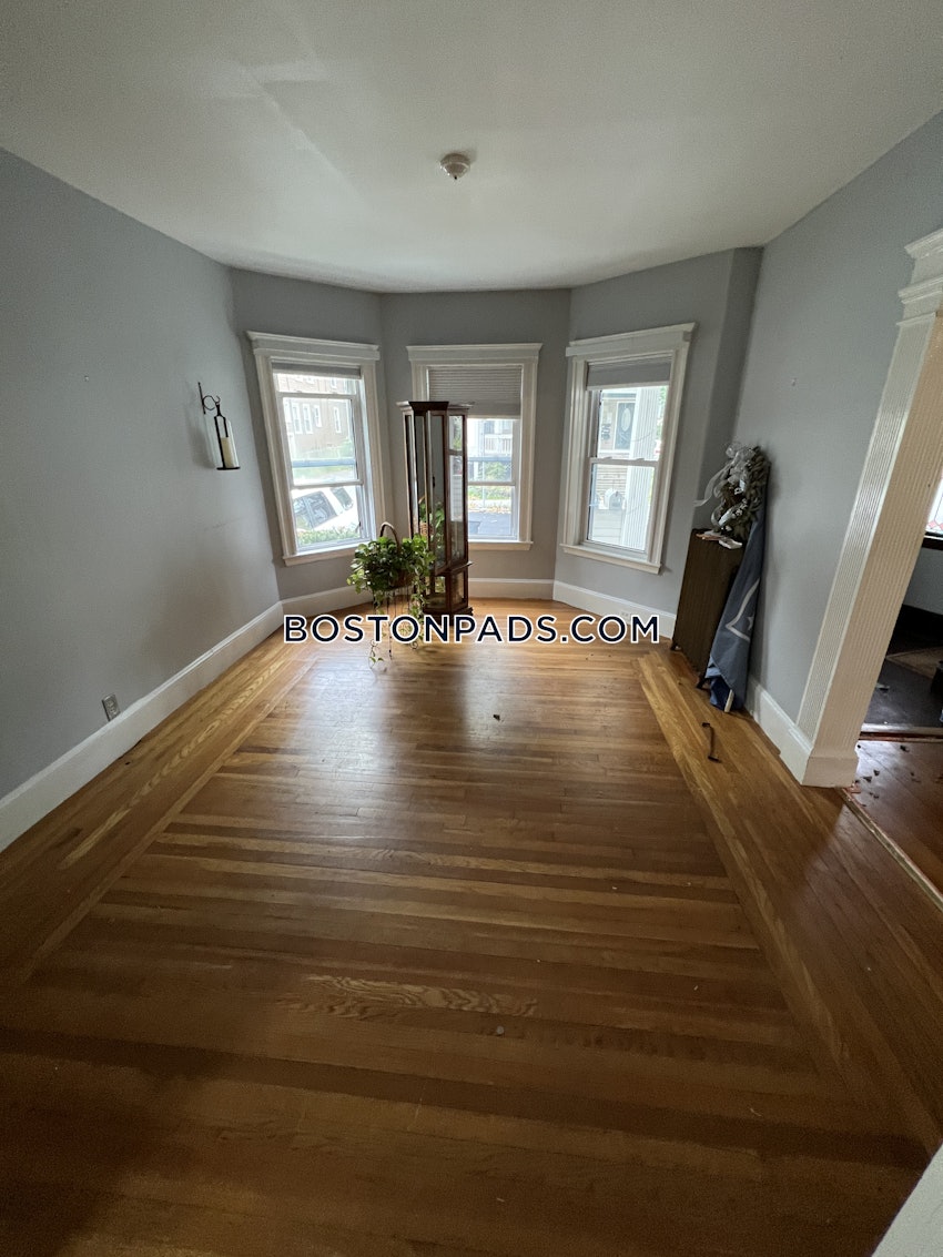 BOSTON - BRIGHTON - OAK SQUARE - 3 Beds, 1 Bath - Image 1