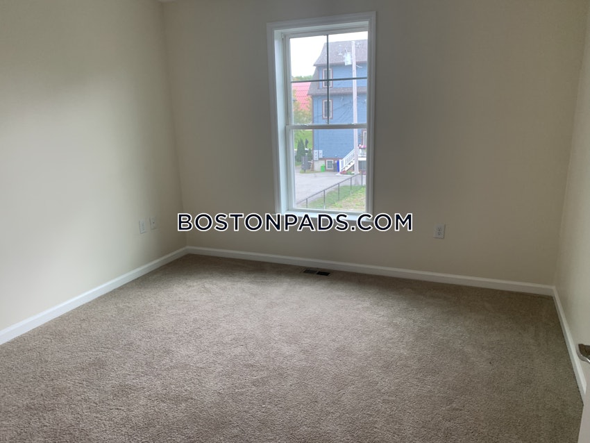 BOSTON - FORT HILL - 3 Beds, 2.5 Baths - Image 9