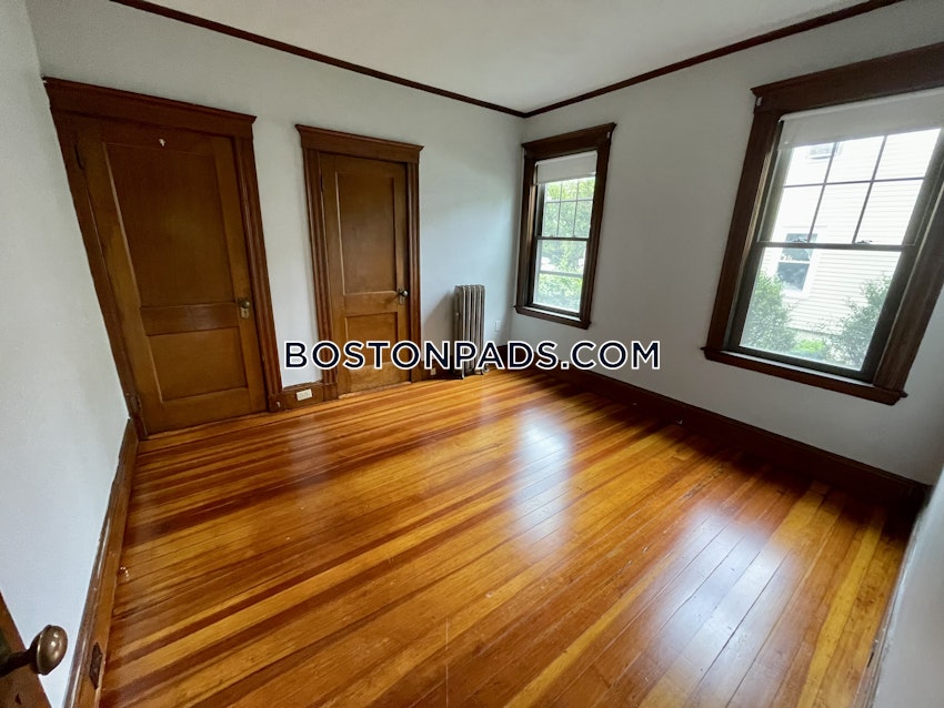 MEDFORD - TUFTS - 3 Beds, 1 Bath - Image 7