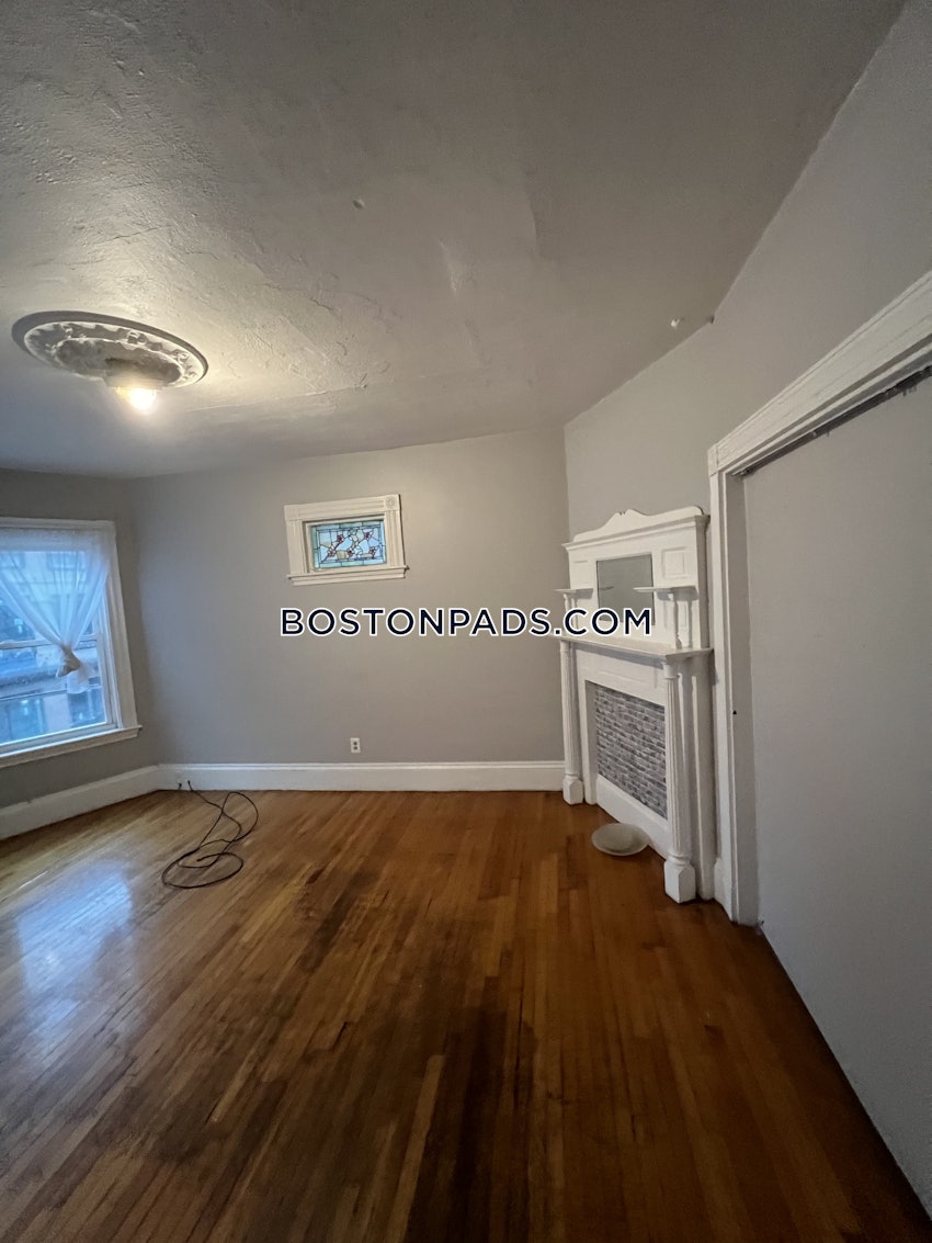 BOSTON - DORCHESTER - SAVIN HILL - 3 Beds, 1 Bath - Image 4