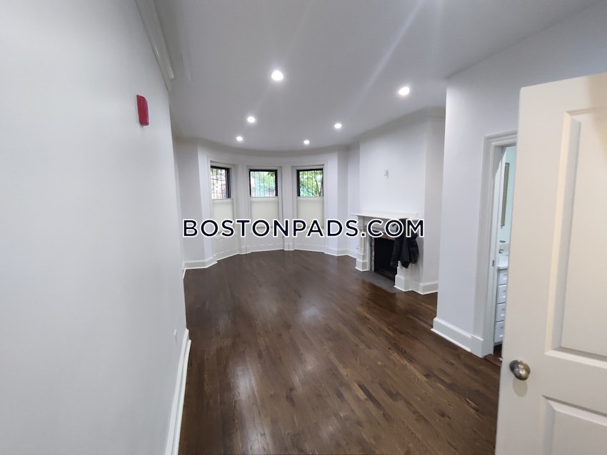 BOSTON - BACK BAY - 2 Beds, 2.5 Baths - Image 20