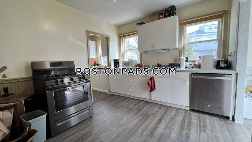 SOMERVILLE - TUFTS - 3 Beds, 1 Bath - Image 1