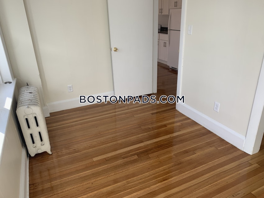 BROOKLINE- WASHINGTON SQUARE - 2 Beds, 1 Bath - Image 3