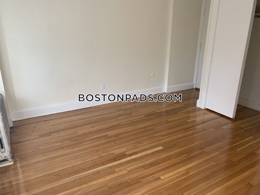 BROOKLINE- WASHINGTON SQUARE - 2 Beds, 1 Bath - Image 9