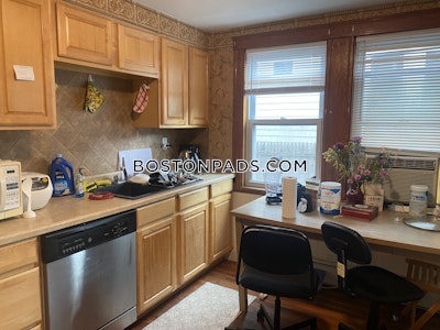 Somerville 4 Beds 2 Baths Tufts  Tufts - $5,200