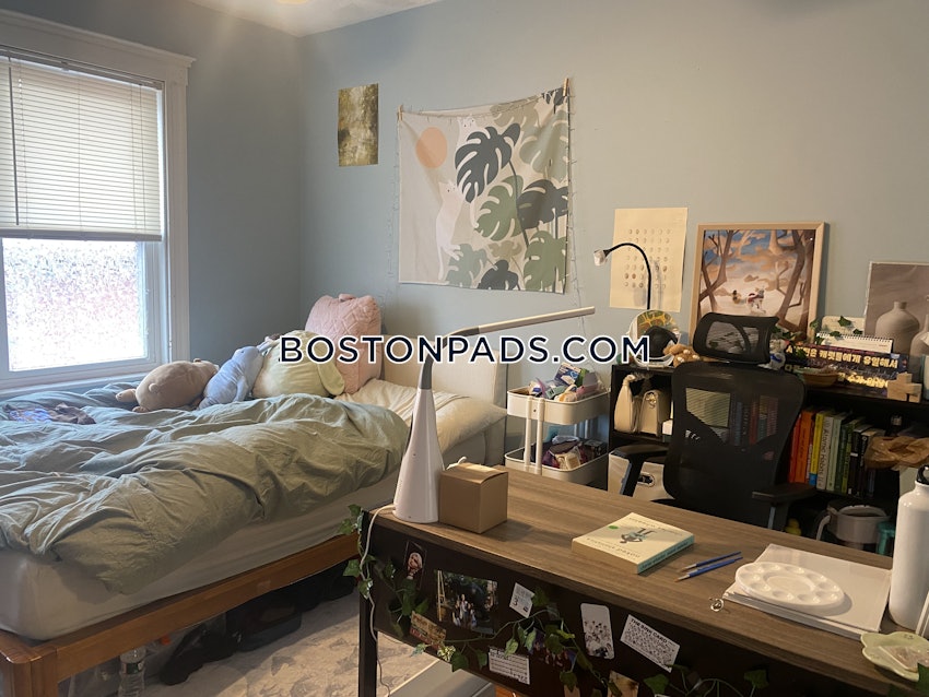 SOMERVILLE - TUFTS - 4 Beds, 1 Bath - Image 4