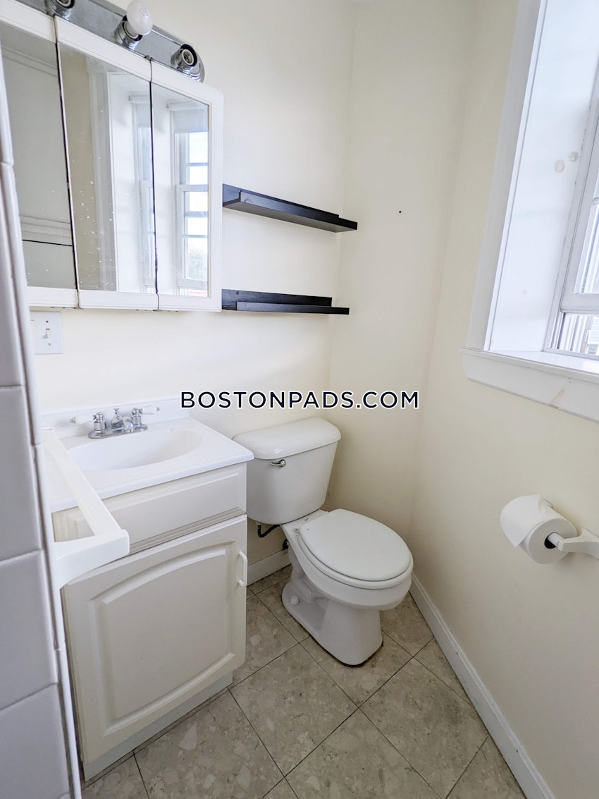 CAMBRIDGE - CENTRAL SQUARE/CAMBRIDGEPORT - 2 Beds, 1 Bath - Image 2