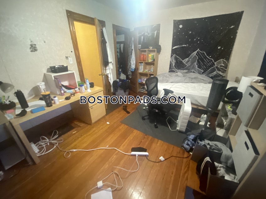 Medford - $5,800+ /month