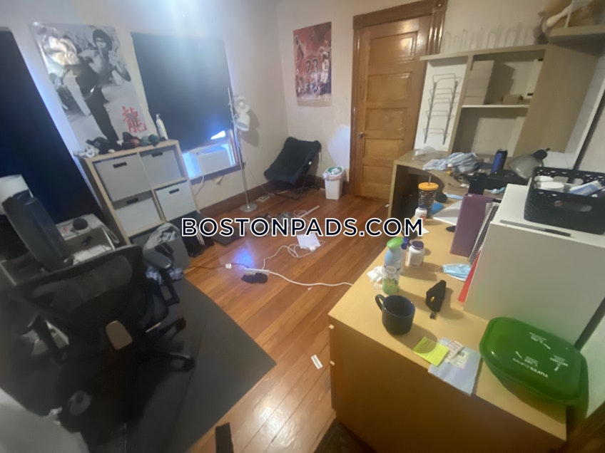 Medford - $5,800+ /month