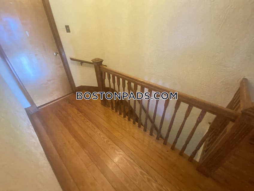 Medford - $5,800+ /month