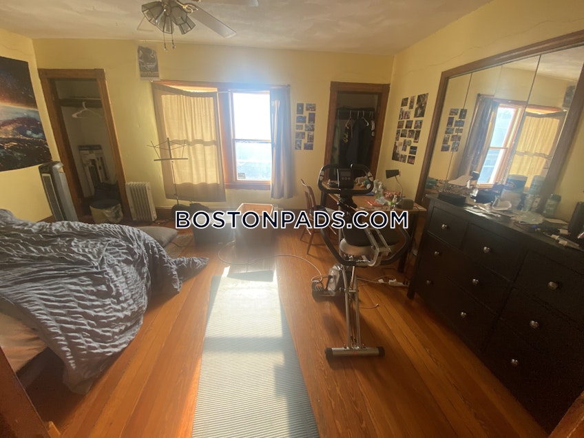 Medford - $5,800+ /month